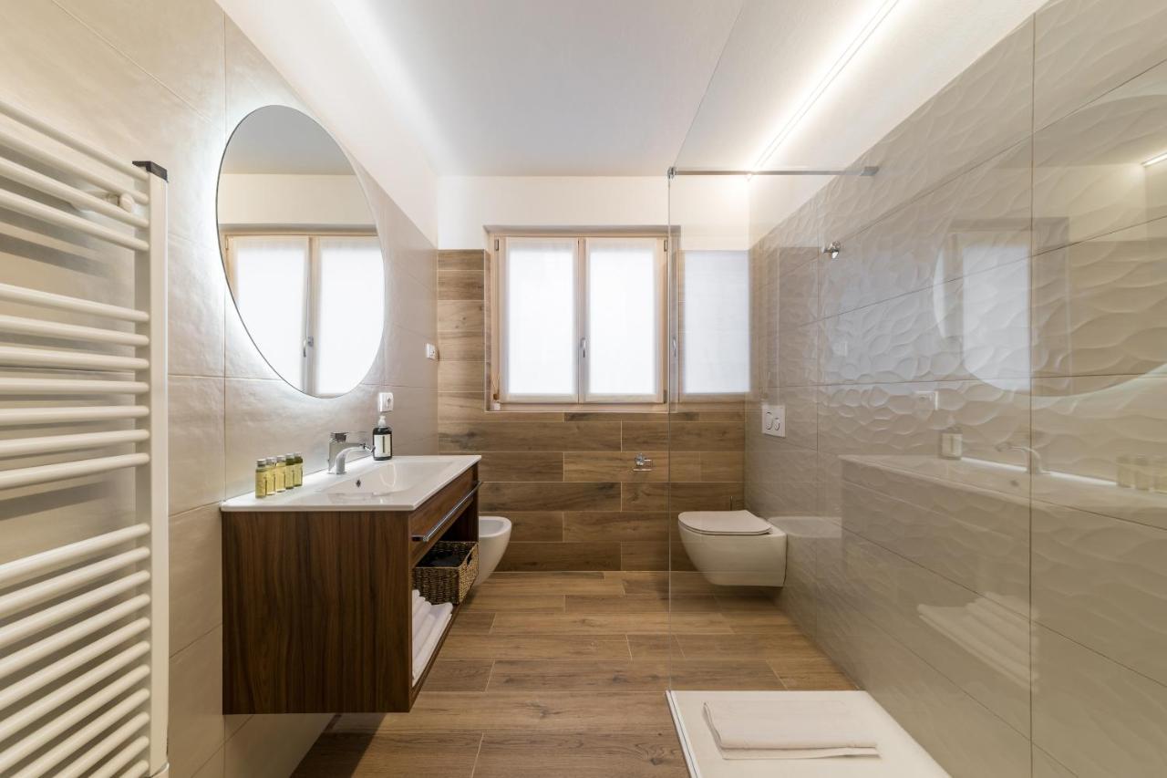 Boutique Apartments By Annalisa Torbole Sul Garda Bagian luar foto