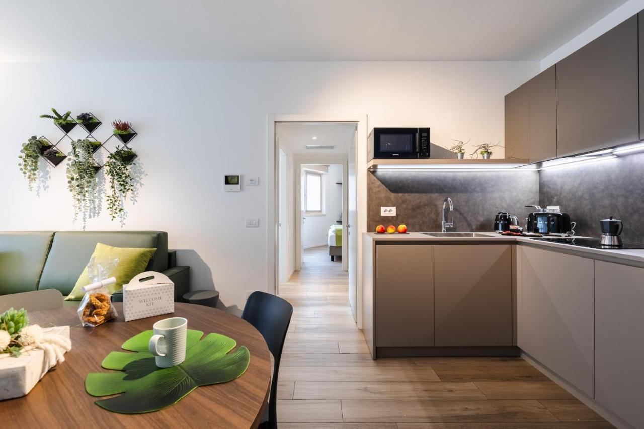 Boutique Apartments By Annalisa Torbole Sul Garda Bagian luar foto