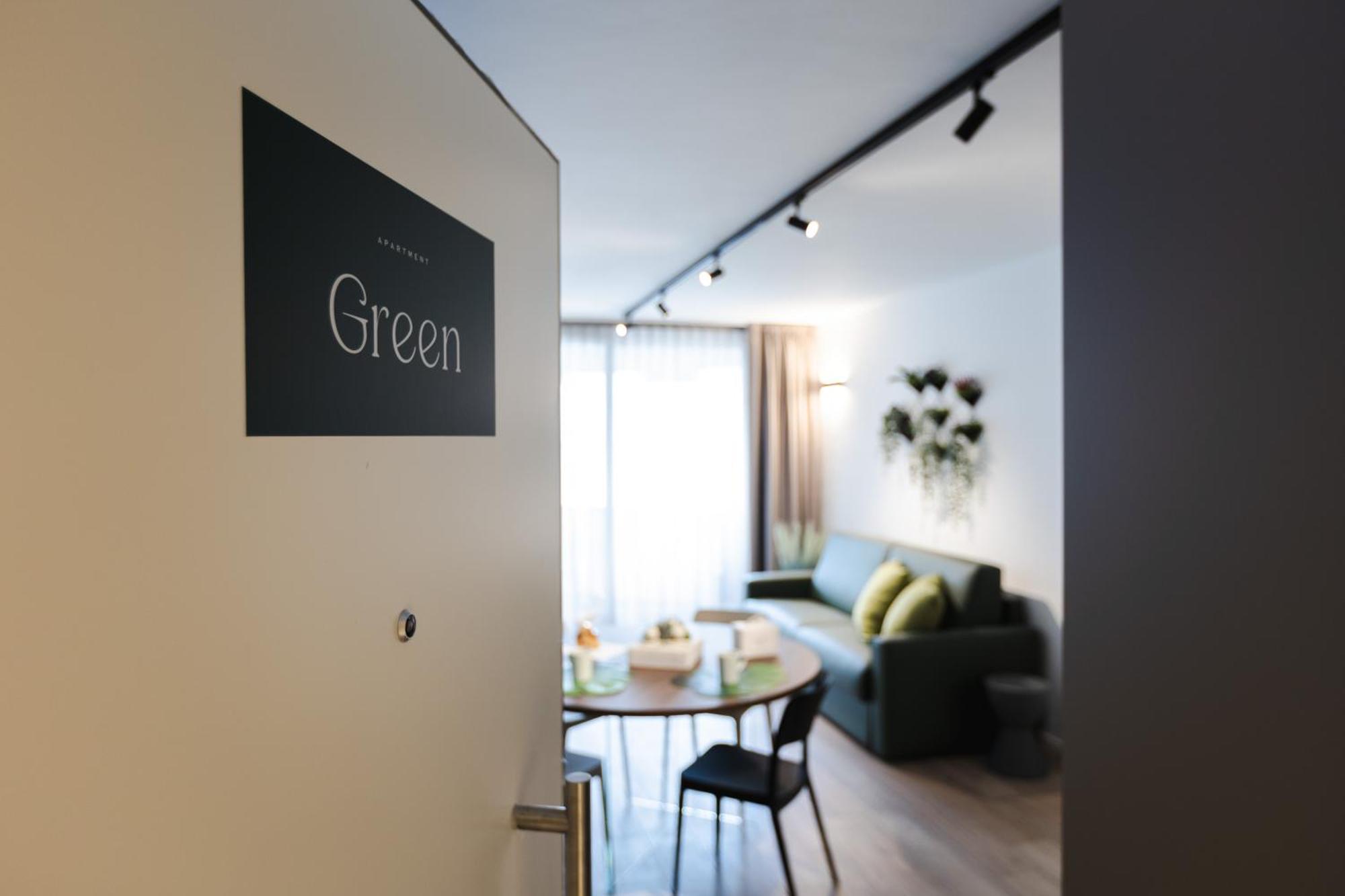 Boutique Apartments By Annalisa Torbole Sul Garda Bagian luar foto
