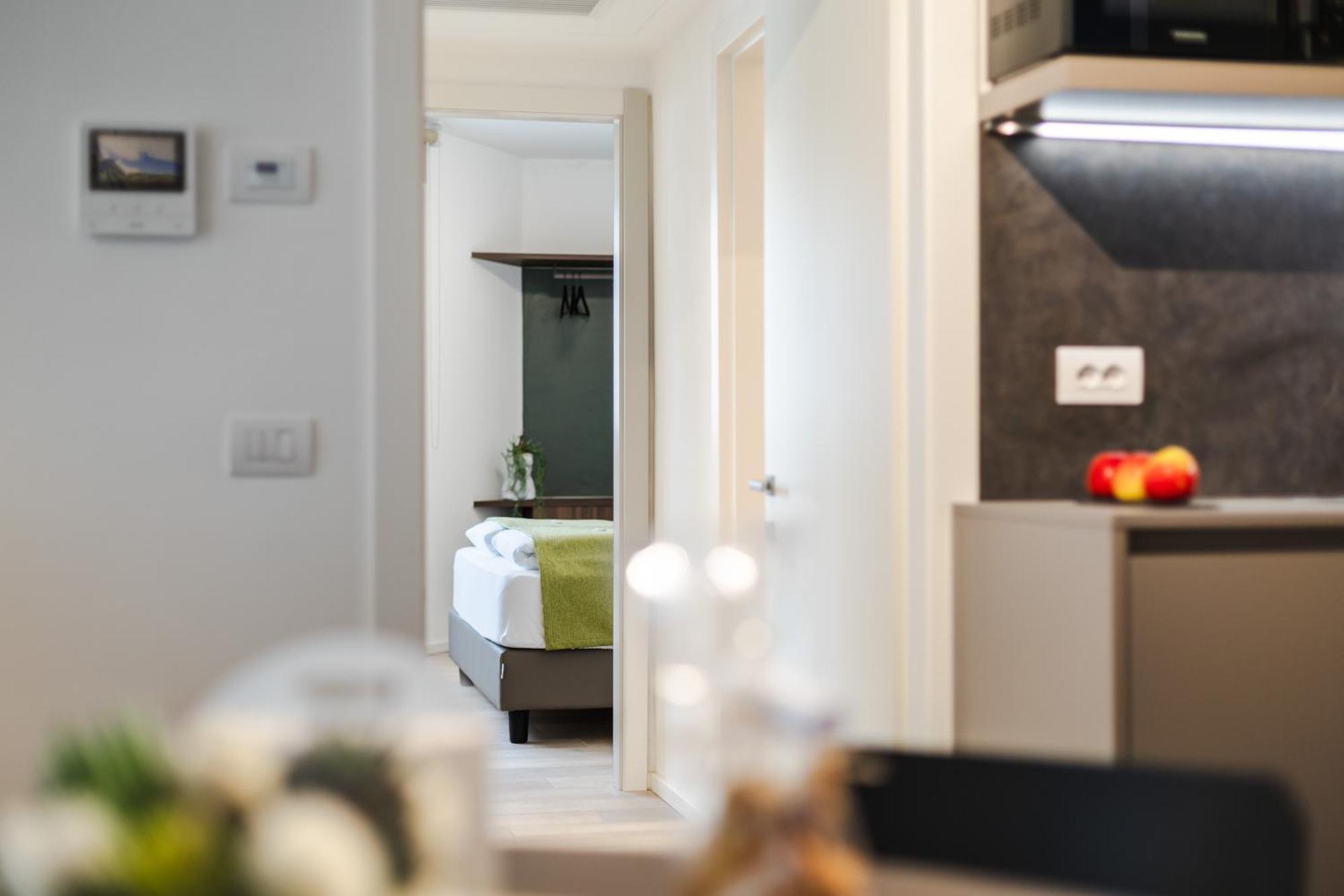 Boutique Apartments By Annalisa Torbole Sul Garda Bagian luar foto