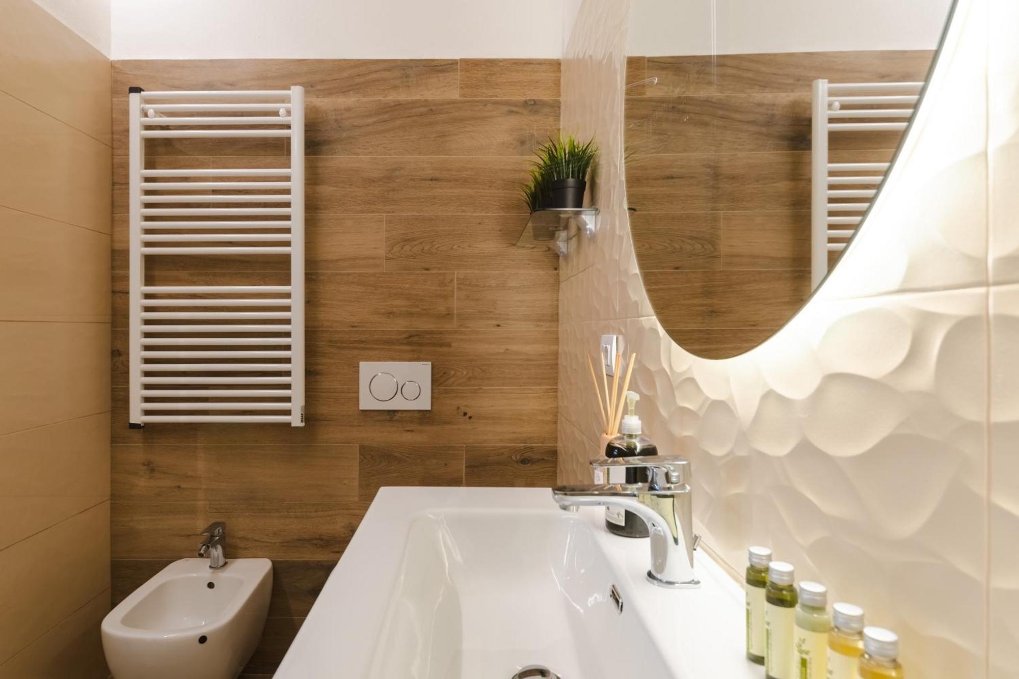 Boutique Apartments By Annalisa Torbole Sul Garda Bagian luar foto