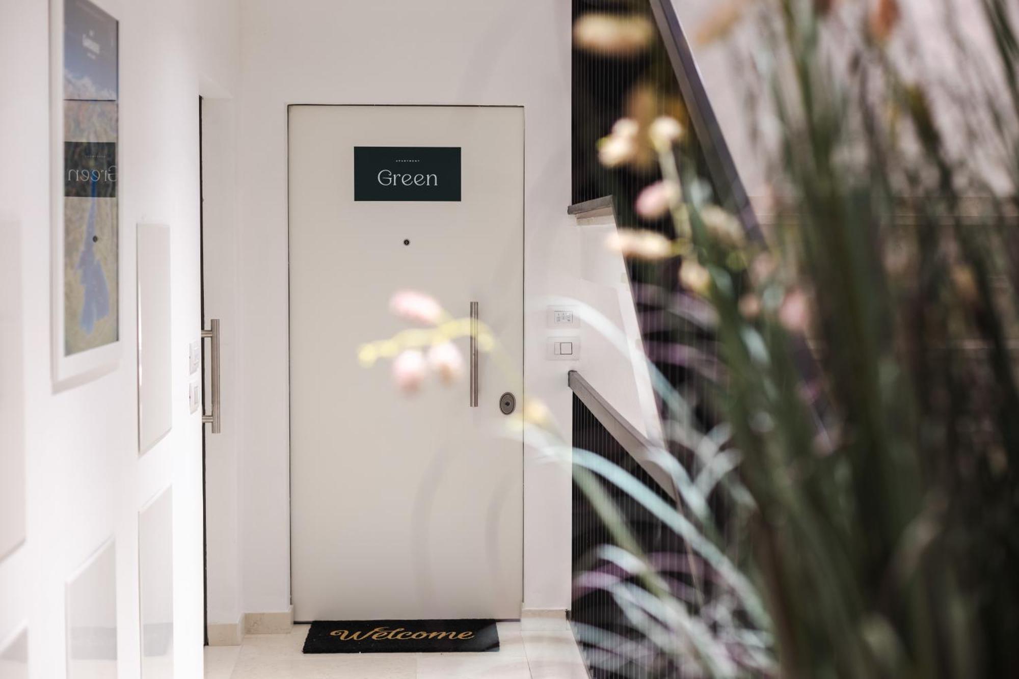 Boutique Apartments By Annalisa Torbole Sul Garda Bagian luar foto