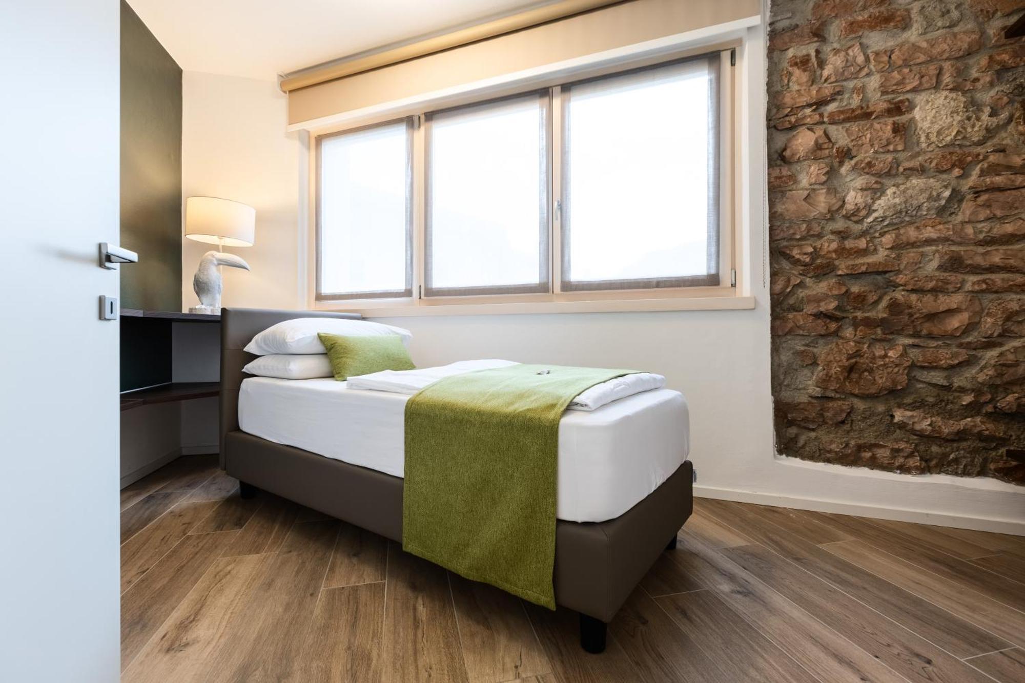 Boutique Apartments By Annalisa Torbole Sul Garda Bagian luar foto
